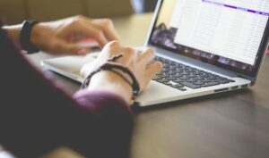 sewa laptop bulanan di solo