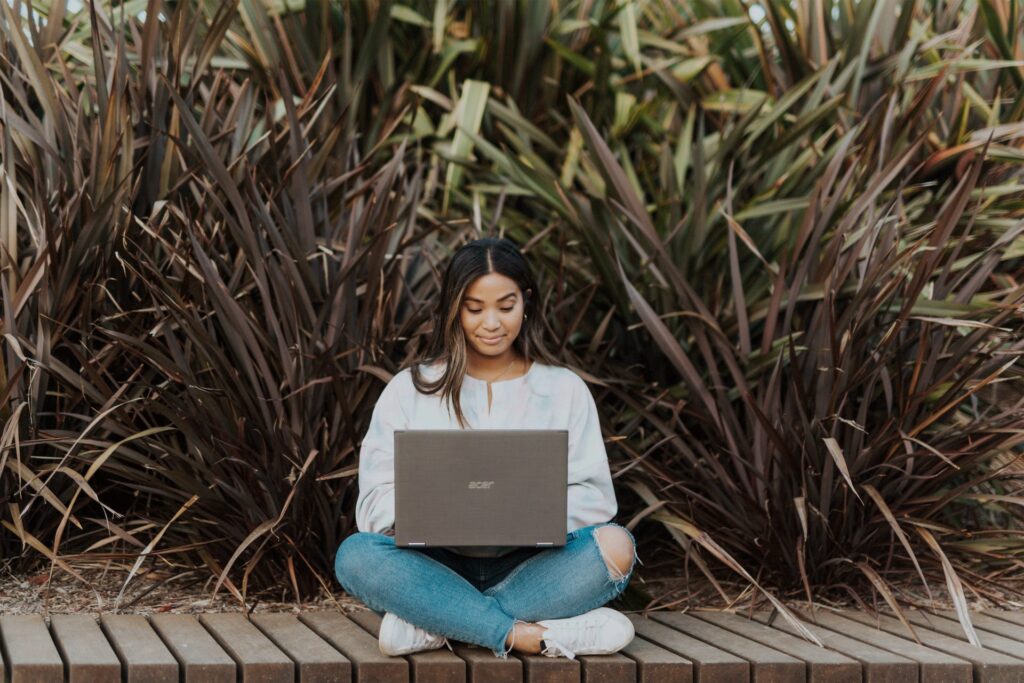 Tips Memilih Laptop Untuk Pelajar